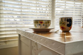 FlatIron Suite 203 - historic sandstone hotel